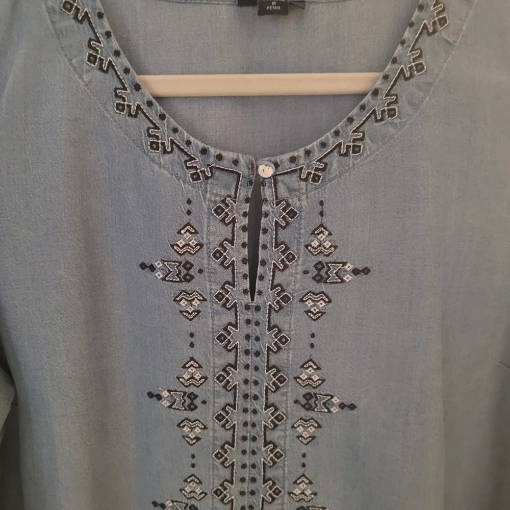 J Jill Embroidered denim Blue Women's Top - Picture 2 of 6